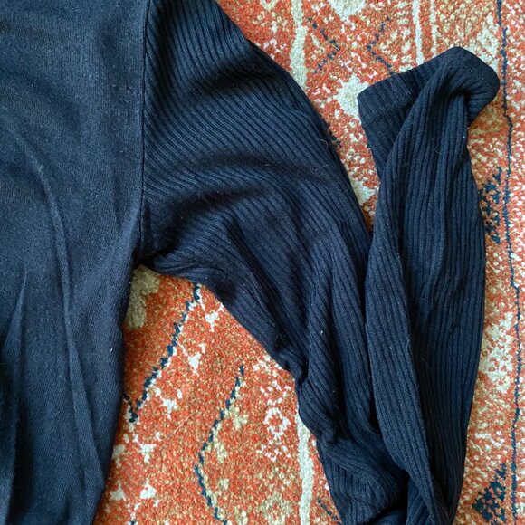 ALO Yoga  Cover Long Sleeve Top - Picture 4 of 5